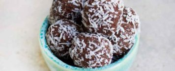 You’d Never Guess These Delicious Protein Balls Were Completely Sugar Free