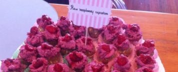 The Cutest Raw Vegan Raspberry Cupcakes