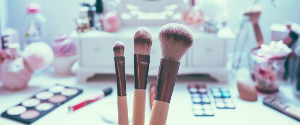 Why and How You Should Clean Your Makeup Brushes